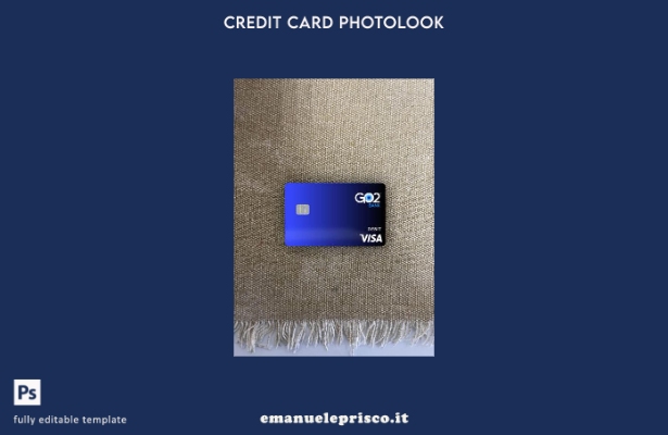 modello frontale photolook con carta di debito visto GO bank stile verificato